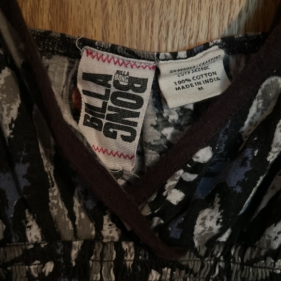 Billa Bong dress -  100% cotton. Size Medium. Adjustable sleeve strings. - Picture 2 of 3